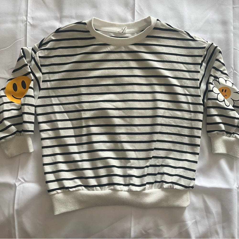 Girls Size 6Y Black/White Striped Smiley Face Long Sleeve Sweatshirt